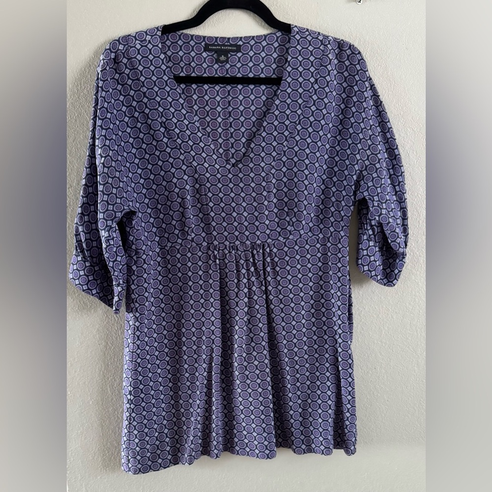 BANANA REPUBLIC Purple & Lavender V-Neck Silk Blouse Women's Size Small